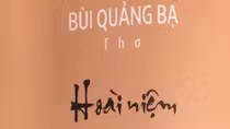 Nhận hoa sen lại nhớ chỗ đầm lầy