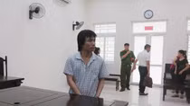 Khoá trái cửa phòng đốt 8 người vì bị cản trở lối đi