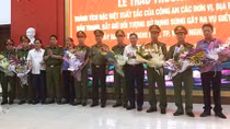 Khen thưởng vụ bắt đối tượng bắn chết 2 người ở Nghệ An