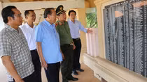 Phó Thủ tướng Thường trực thắp hương tại Khu Di tích lịch sử Cách mạng tỉnh Long An