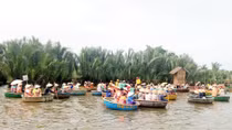 Cần dẹp bỏ tình trạng “vũ trường di động” trong rừng dừa Bảy Mẫu