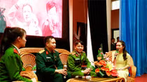 Xạ thủ Hoàng Xuân Vinh giao lưu với sinh viên Học viện CSND