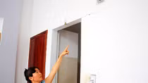 Công trình xây dựng “dư tầng” làm nứt tường nhà hàng xóm