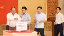 Lãnh đạo Chính phủ quyên góp ủng hộ khắc phục hậu quả mưa lũ