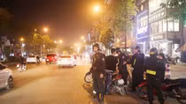 Điểm tựa vững chắc trong đêm của người dân Hà Nội