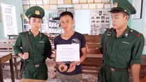 Bắt đối tượng vận chuyển 8 bánh heroin