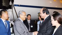 Thủ tướng Malaysia Mahathir Mohamad bắt đầu thăm chính thức Việt Nam