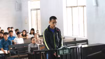 Giáo viên dạy nhạc vác búa đi hiếp dâm 