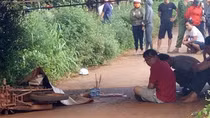 Vừa ra khỏi viện tâm thần, dùng cuốc đánh chết người