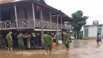 Lũ dâng đột ngột, một người bị nước cuốn tử vong