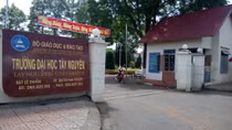 Hàng chục thí sinh kêu cứu khi trúng tuyển nhưng không được nhập học