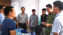 Truy tố 14 bị can trong đường dây sản xuất, buôn bán xăng giả