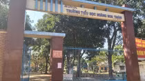 Thầy giáo tát học sinh, doạ đánh CSGT