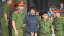 Truy tố ông chủ xưởng gỗ chứa gỗ lậu