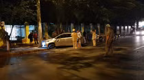 Ô tô lấn làn tông xe máy, 3 người trong một gia đình thương vong