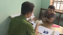 Chuyển tiền qua bưu điện mua má túy, con nghiện đến nghĩa địa nhận hàng
