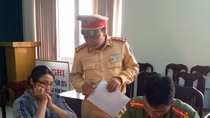 Vi phạm giao thông còn quay clip đưa lên mạng nói xấu CSGT