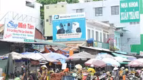 Thành phố Buôn Ma Thuột phát phiếu đi chợ cho người dân 