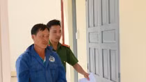Giết người rồi giấu xác dưới cống nước