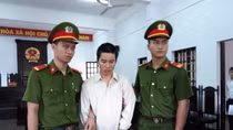Nghi ngờ vợ cũ có tình nhân, dùng dao sát hại rồi tự sát bất thành