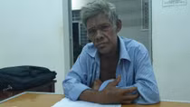 Mâu thuẫn gia đình, bố dùng dao đâm con trai tử vong