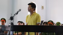 Kẻ lợi dụng chống tham nhũng để đòi hối lộ lãnh án hơn 4 năm tù