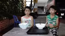 Tìm thấy 2 cháu bé bị “ép” đi ăn xin tại TP Hồ Chí Minh