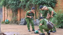 Truy bắt kẻ đâm chết tài xế xe ôm lúc rạng sáng