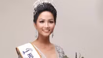 Hoa hậu H’Hen Niê muốn được đón về buôn bằng... xe máy cày