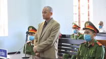 Bất ngờ với lời khai của Bí thư xã giết cháu tại phiên toà