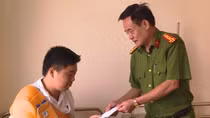 Chặn bắt đối tượng buôn ma tuý, một Trung uý bị tông trọng thương
