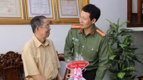 Công an Đắk Lắk tri ân, tặng quà các thương binh và thân nhân liệt sỹ