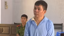 Mâu thuẫn trên bàn nhậu, dùng dao chém bạn nhậu trọng thương