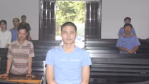 Đến nhà bạn uống rượu, nửa đêm dụ bé gái đi giở trò đồi bại