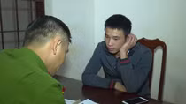 Khởi tố kẻ "tra tấn" thiếu nữ 17 tuổi 