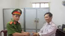 Làm rõ vụ trộm, trao trả lại 62 triệu đồng cho tài xế