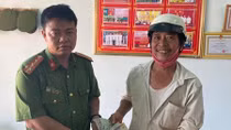 Nhặt được tài sản, 2 chiến sỹ Công an tìm người trả lại