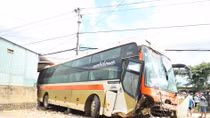 Tông xe liên hoàn 2 người tử vong, hàng chục hành khách bị thương
