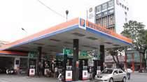 Xăng giảm 76 đồng sau khi tăng 504 đồng