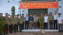 Trao nhà tình nghĩa cho gia đình cán bộ Công an khó khăn tại Gia Lai
