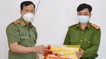 Thứ trưởng Lê Tấn Tới kiểm tra công tác một số đơn vị thuộc Công an tỉnh Bạc Liêu