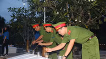 Tuổi trẻ Cần Thơ thắp nến tri ân các Anh hùng liệt sỹ