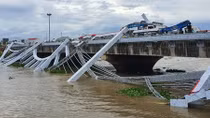 Sập toàn bộ lan can trang trí cầu Maspero ở Sóc Trăng