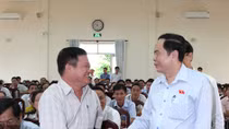 Bám sát, thường xuyên lắng nghe ý kiến nhân dân