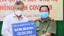Công an TP Cần Thơ tặng 100 triệu đồng phòng, chống COVID-19