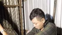Chuẩn bị mang hàng đá đi bán thì bị bắt quả tang 