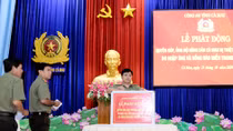 Công an Cà Mau quyên góp trên 700 triệu đồng ủng hộ đồng bào bị thiên tai
