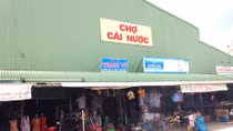 Cách chức Chủ tịch UBND thị trấn do sai phạm xây dựng chợ