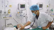 (Hi hữu) Cứu sống bệnh nhân bị ho ra máu sét đánh 