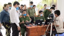 Đẩy nhanh chiến dịch cấp CCCD: Ban ngày làm xa, ban đêm làm gần